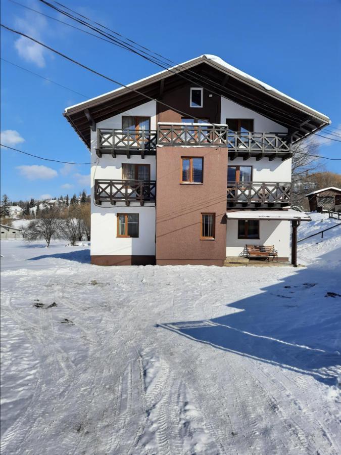Guest House Stari Druzy Slavske Exteriör bild