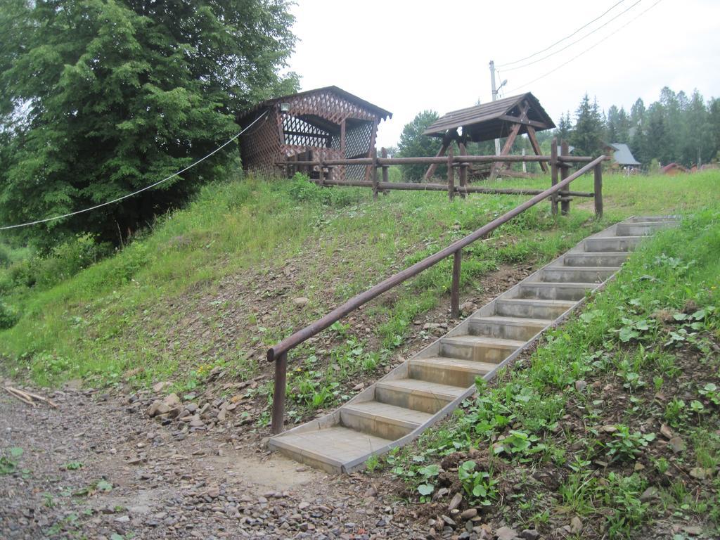 Guest House Stari Druzy Slavske Exteriör bild